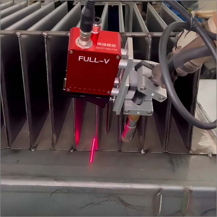 Laser Weld Tracking Sensor For Panel-type Radiators For Transformers Welding